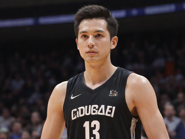 开云体育_ NBA季后赛的最佳攻防策略分析，nba季后赛形势分析