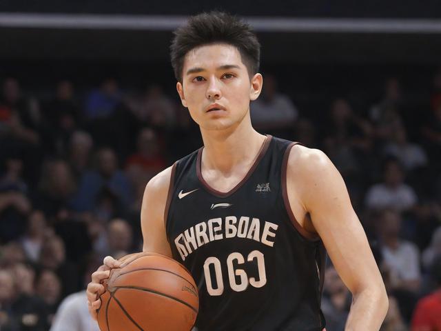 开云体育_ NBA季后赛首轮：强队与黑马的精彩对决，nba赛程开拓者赛程表
