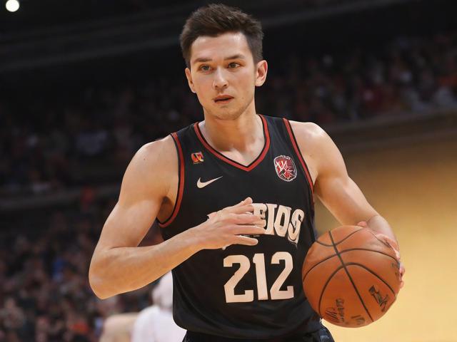 开云体育_ NBA新战术:快速进攻与防守的结合,nba进攻最快的球员 开云体育_ NBA新战术:快速进攻与防守的结合,nba进攻最快的球员