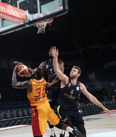 全国篮球联赛深圳队莞深德比告捷，东莞对深圳的篮球比赛