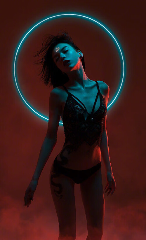 英超积分榜激烈碰撞，争冠悬念持续升温